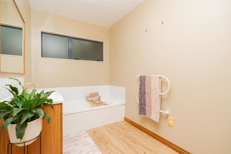 Photo of property in 112j Lake Road, Frankton, Hamilton, 3204