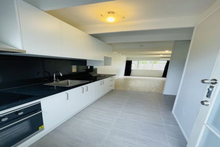 Photo of property in 7/5 Keeling Road, Henderson, Auckland, 0612