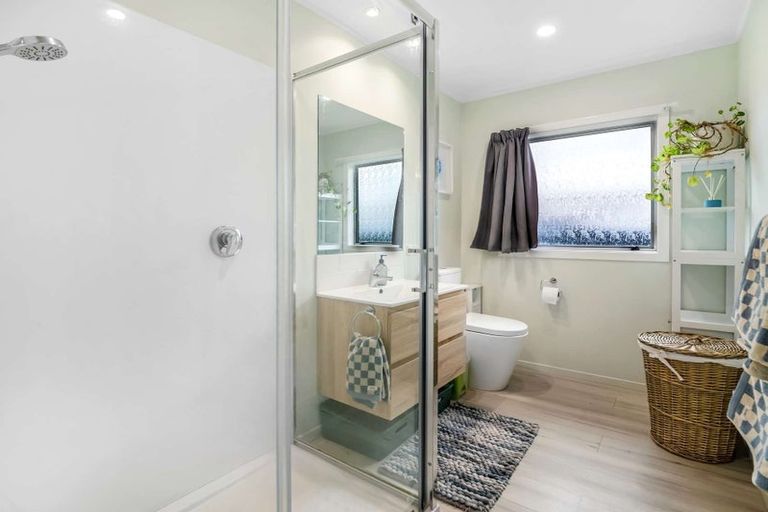 Photo of property in 2/6 Short Street, Papakura, 2110