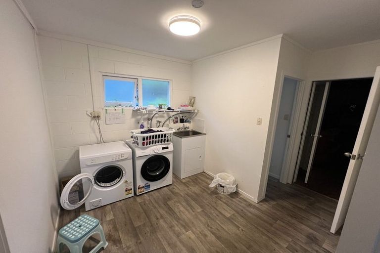 Photo of property in 69 Chelsea View Drive, Chatswood, Auckland, 0626