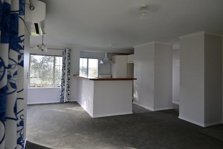 Photo of property in 24 Loughanure Place, Massey, Auckland, 0614