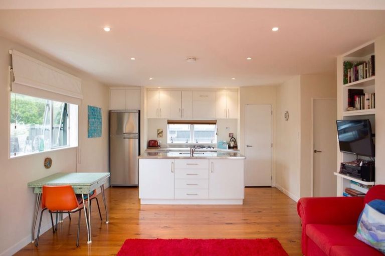 Photo of property in 19f3 Burnham Street, Seatoun, Wellington, 6022