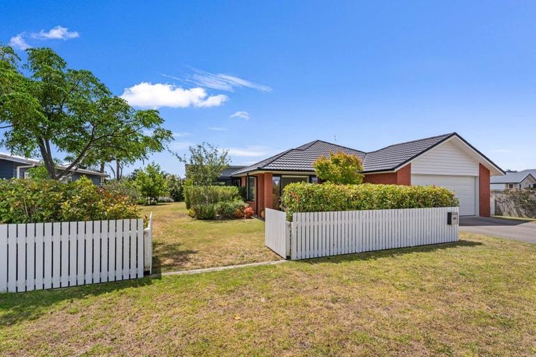 Photo of property in 144 Kupe Drive, Whitianga, 3510