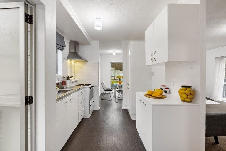 Photo of property in 24 Garton Drive, Massey, Auckland, 0614