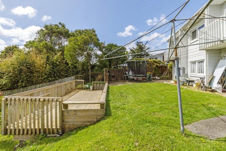 Photo of property in 20 Shanaway Rise, Hillcrest, Auckland, 0627