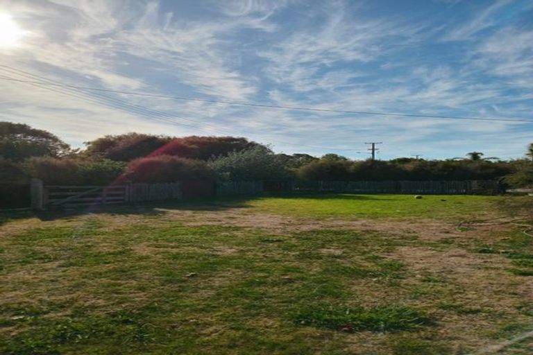 Photo of property in 1927 Parewanui Road, Parewanui, Bulls, 4894