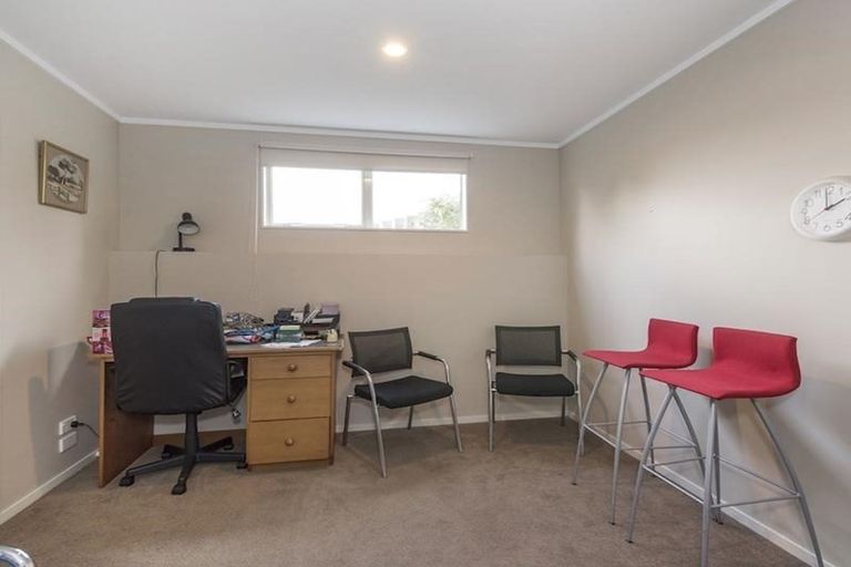 Photo of property in 13a Poto Street, Te Atatu South, Auckland, 0610