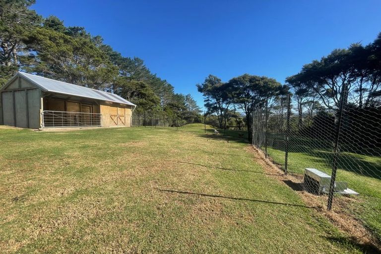 Photo of property in 225 Zanders Road, Helensville, 0882