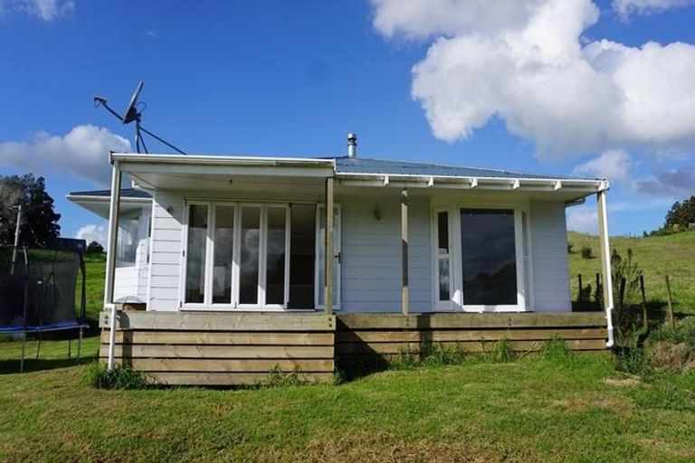 Photo of property in 102 Settlement Road, Kaiwaka, 0573