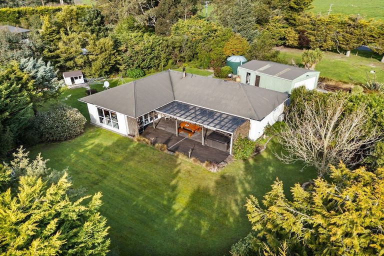 Photo of property in 1680 Hoskyns Road, Kirwee, Darfield, 7571