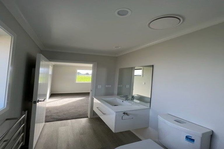 Photo of property in 8 Rayner Lane, Marton, 4710