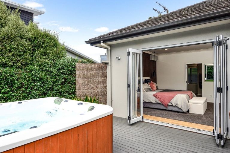 Photo of property in 43 The Esplanade, Huntington, Hamilton, 3210