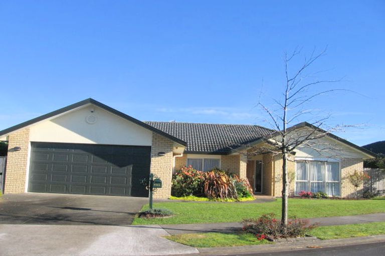 Photo of property in 12 Nad Place, East Tamaki Heights, Auckland, 2016