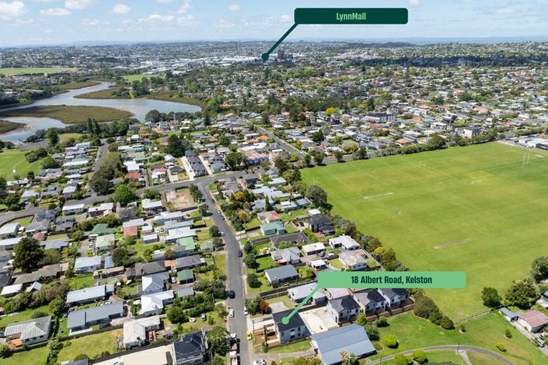 Photo of property in 6/18 Albert Road, Kelston, Auckland, 0602