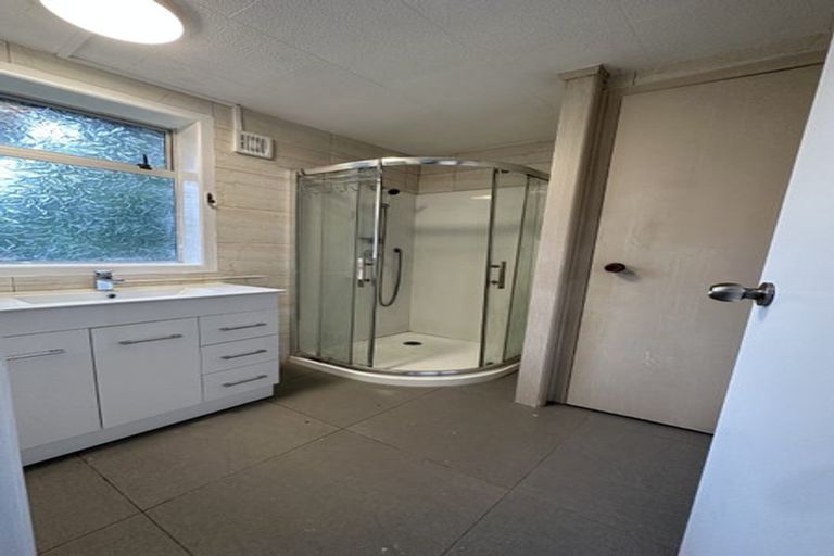 Photo of property in 7 Ellice Road, Totara Vale, Auckland, 0629