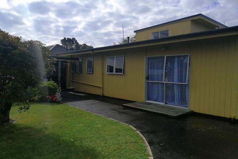 Photo of property in 5a Rennell Street, Frankleigh Park, New Plymouth, 4310