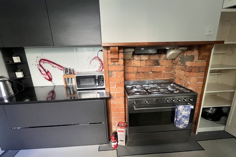 Photo of property in 112 Aro Street, Aro Valley, Wellington, 6021