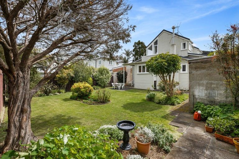 Photo of property in 2 Rattray Street, Devonport, Auckland, 0624