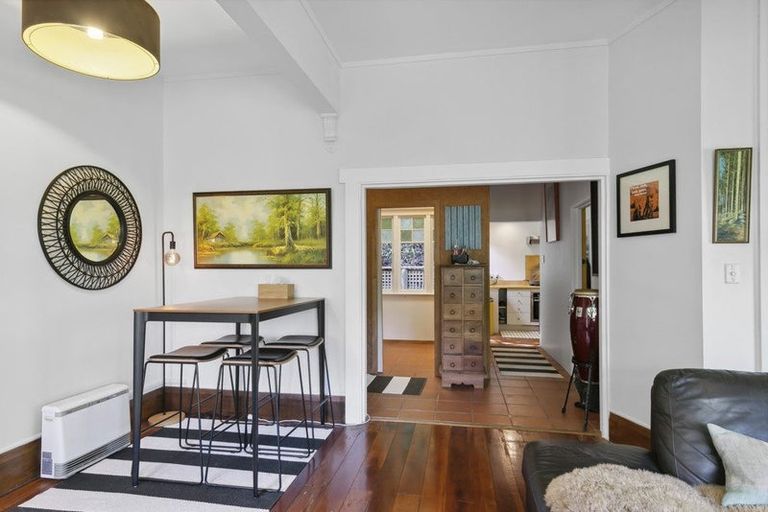 Photo of property in 6 Governor Road, Northland, Wellington, 6012