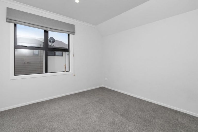 Photo of property in 27u2 Seddon Road, Frankton, Hamilton, 3204