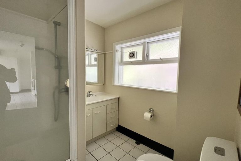 Photo of property in Parkland Flats, 16/51u Adams Terrace, Kelburn, Wellington, 6021