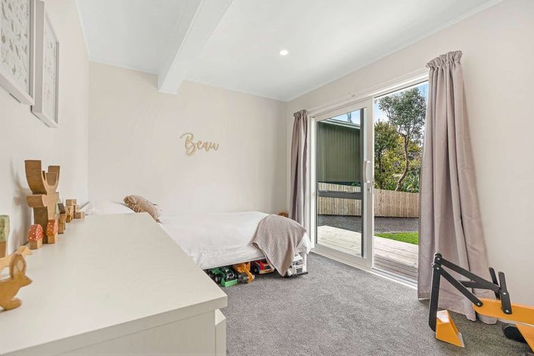 Photo of property in 8 James Mcleod Road, Shelly Beach, Helensville, 0874