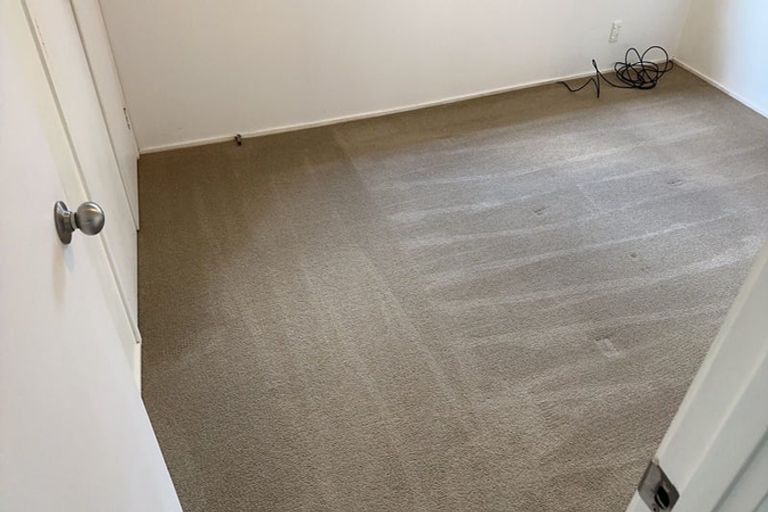 Photo of property in 12 Glenvale Place, Totara Vale, Auckland, 0629