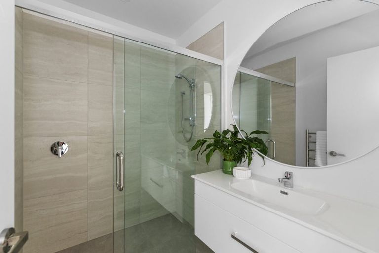 Photo of property in 55 Evans Road, Glen Eden, Auckland, 0602