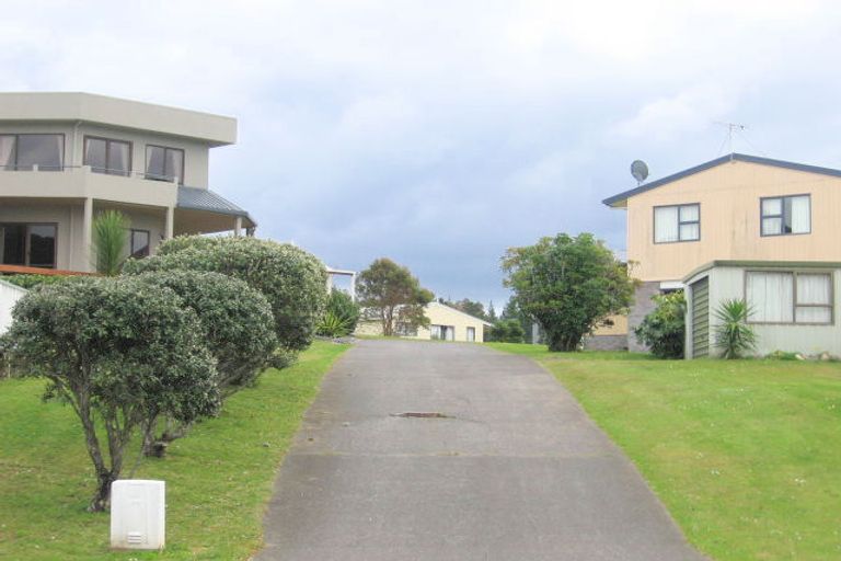 Photo of property in 220 Onemana Drive, Onemana, Whangamata, 3691