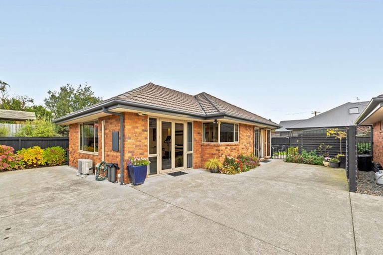 Photo of property in 14 Hussey Road, Harewood, Christchurch, 8051