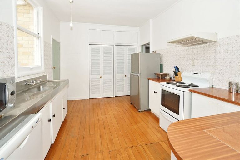 Photo of property in 12 Grey Street, Hamilton East, Hamilton, 3216