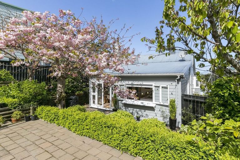 Photo of property in 72 Hataitai Road, Hataitai, Wellington, 6021
