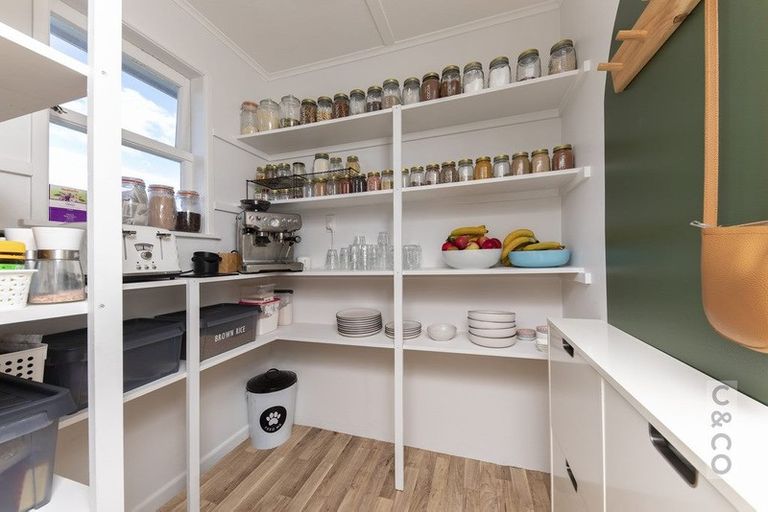 Photo of property in 28 Queen Street, Riverhead, 0820