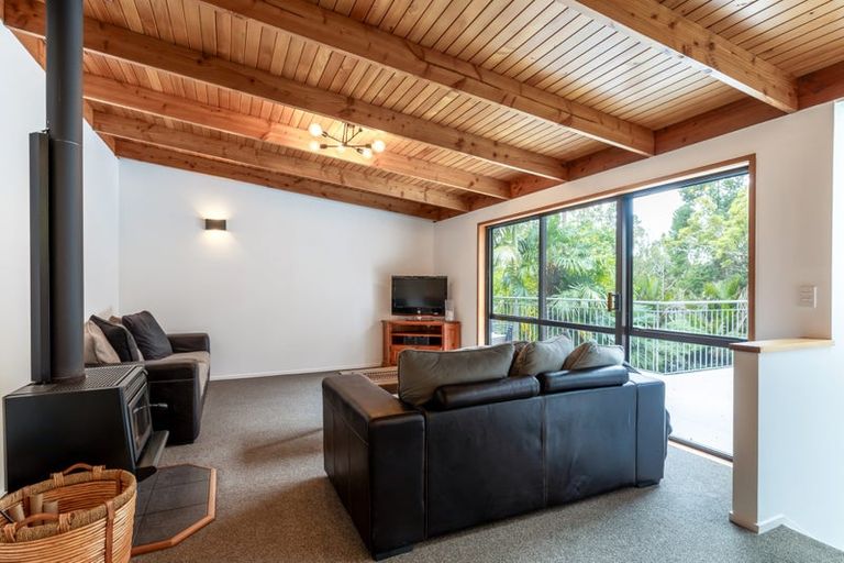 Photo of property in 45 Paturoa Road, Titirangi, Auckland, 0604