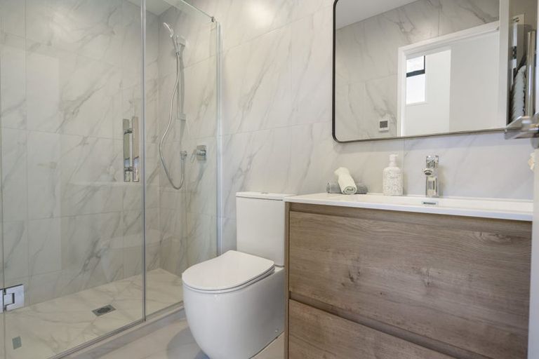 Photo of property in 95d Kervil Avenue, Te Atatu Peninsula, Auckland, 0610