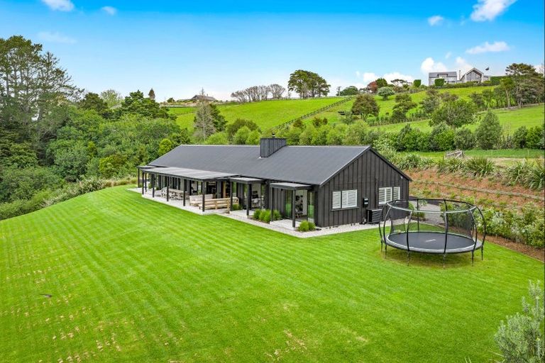 Photo of property in 7 Tamahunga Drive, Matakana, Warkworth, 0985