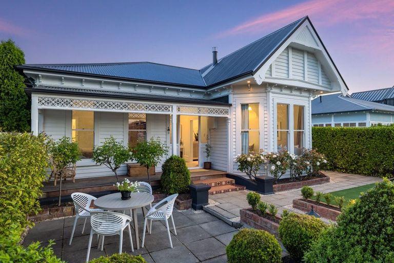 Photo of property in 54 Hawkesbury Avenue, St Albans, Christchurch, 8014