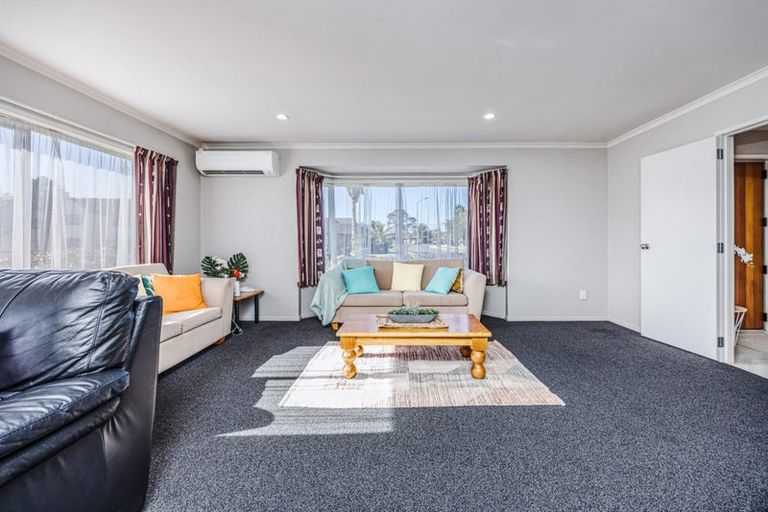Photo of property in 13 Glenross Drive, Wattle Downs, Auckland, 2103