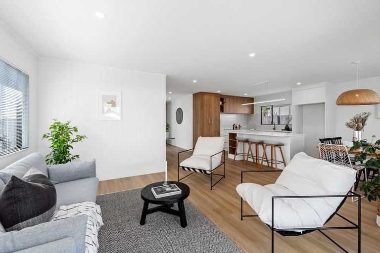 Photo of property in 122a Lynwood Road, New Lynn, Auckland, 0600