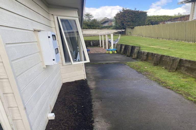 Photo of property in 15c Sarona Avenue, Glen Eden, Auckland, 0602