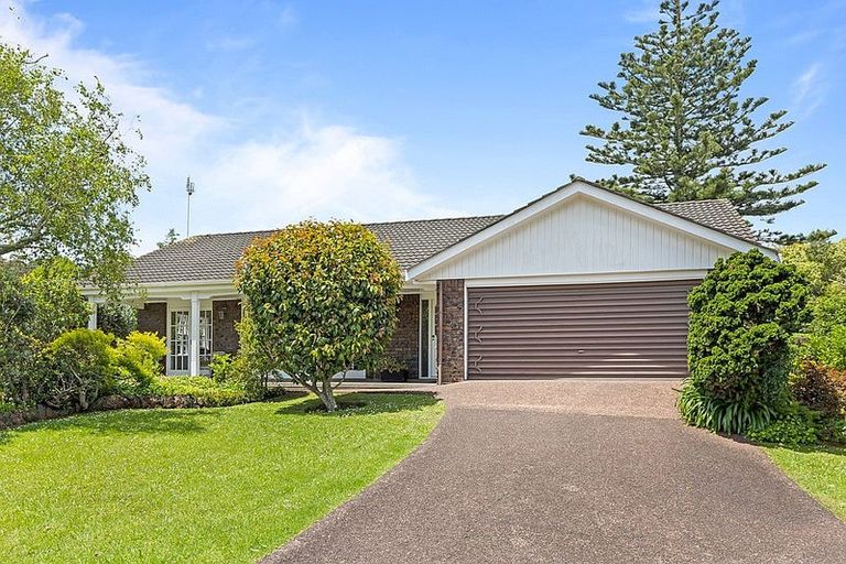 Photo of property in 71 Merriefield Avenue, Forrest Hill, Auckland, 0620