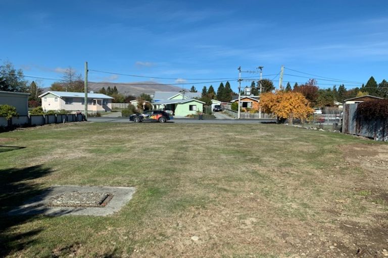 Photo of property in 10 Omahau Crescent, Twizel, 7901
