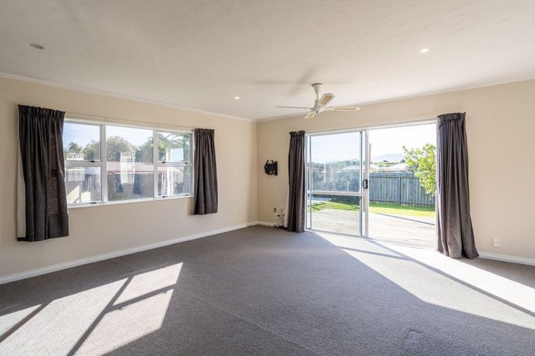 Photo of property in 26 Linwood Drive, Paraparaumu, 5032