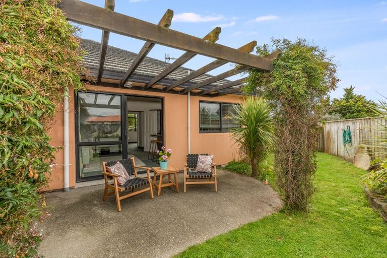 Photo of property in 155 Guildford Drive, Paraparaumu Beach, Paraparaumu, 5032