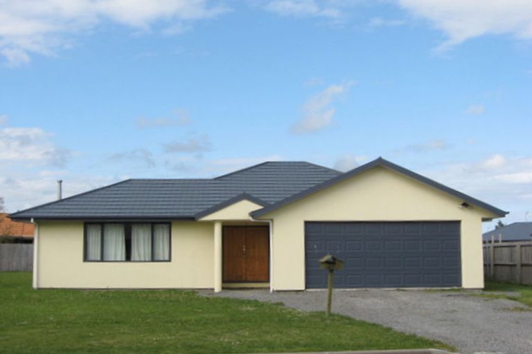 Photo of property in 27 Hawkins Place, Rangiora, 7400
