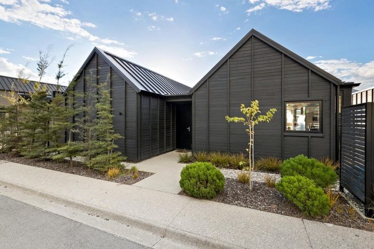 Photo of property in 2 Kotuku Lane, Hobsonville, Auckland, 0616