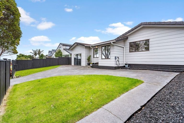 Photo of property in 25 Sunningdale Street, Wattle Downs, Auckland, 2103