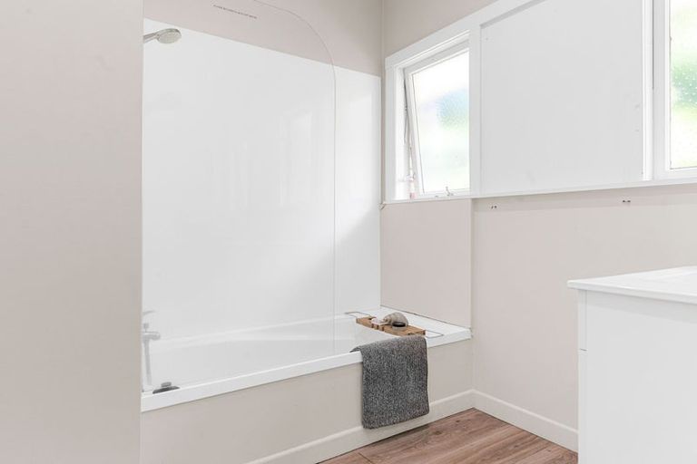 Photo of property in 45 Lake Domain Drive, Frankton, Hamilton, 3204