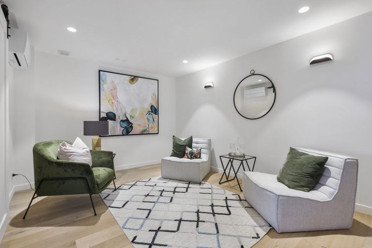 Photo of property in 61a Churchill Road, Murrays Bay, Auckland, 0630