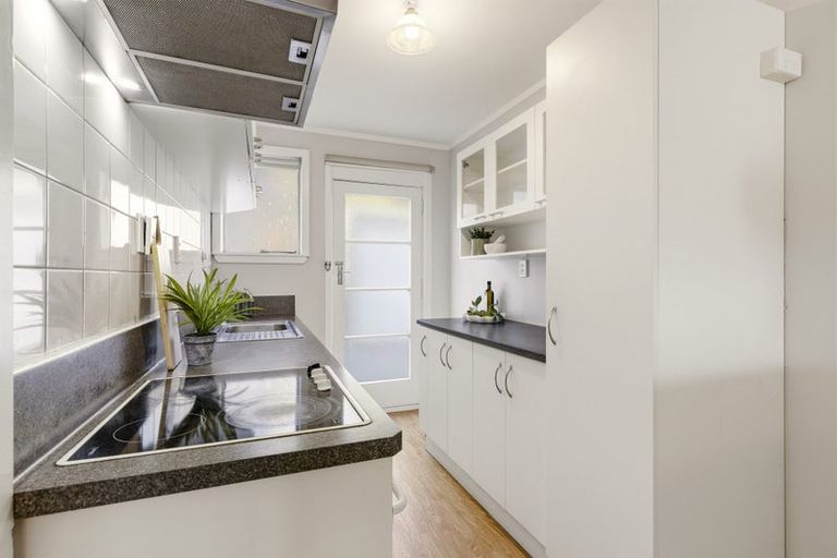 Photo of property in 2/22 Holly Road, St Albans, Christchurch, 8014
